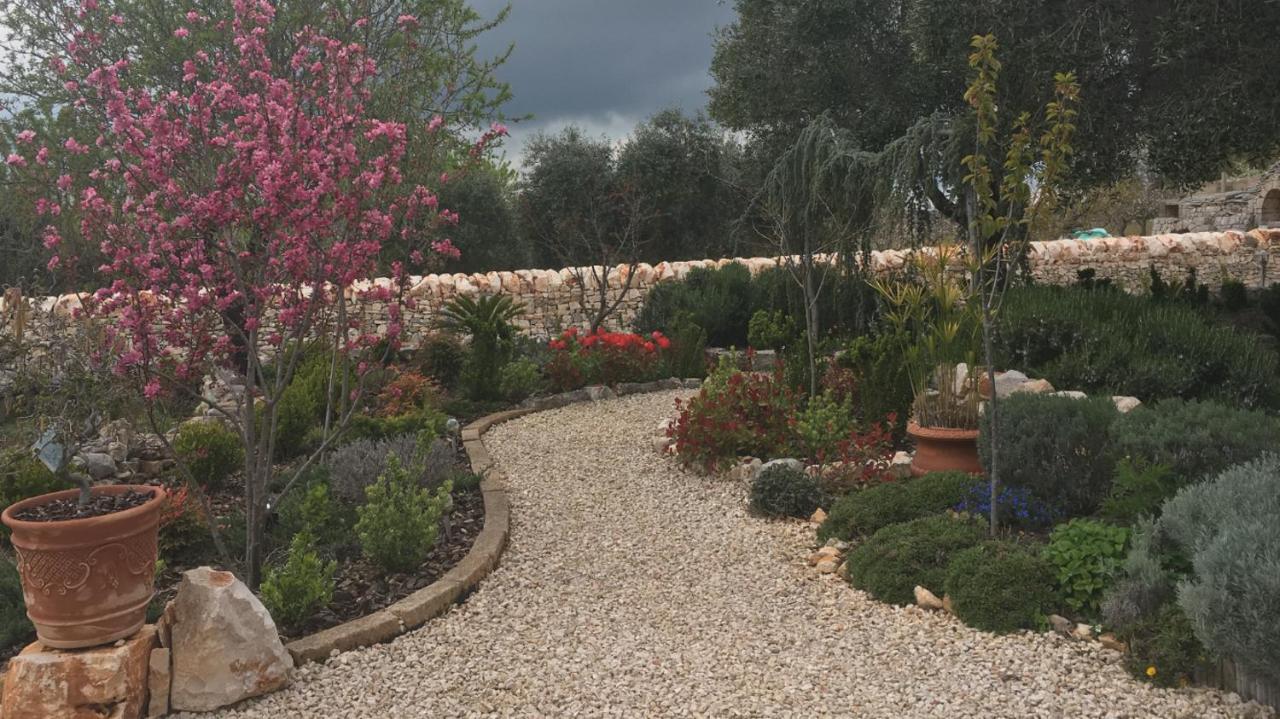 16 Trulli E Giardini Apartment Alberobello Bagian luar foto