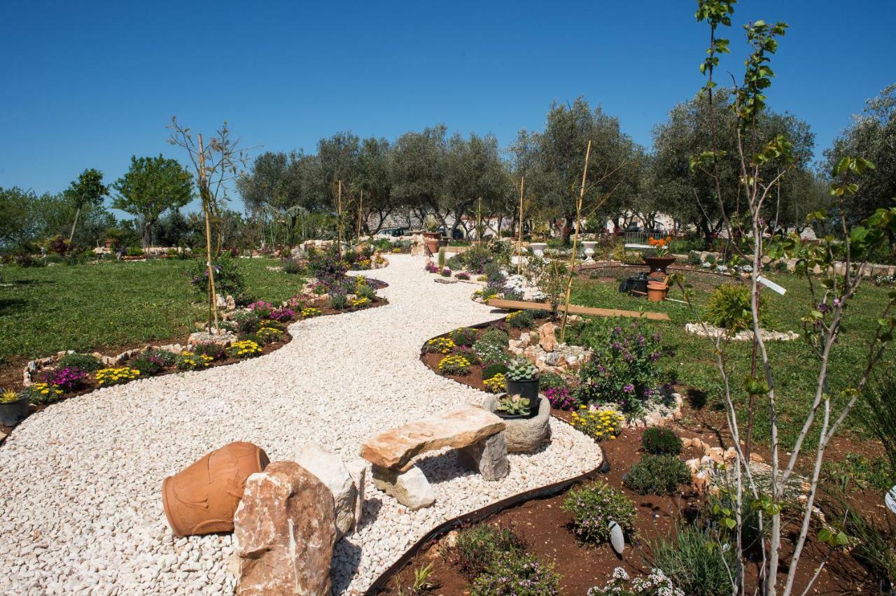 16 Trulli E Giardini Apartment Alberobello Bagian luar foto