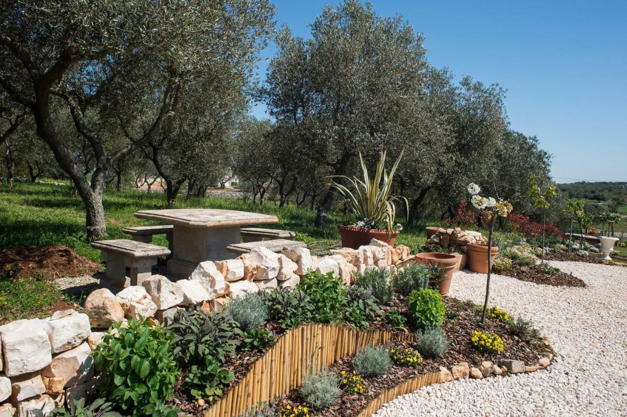 16 Trulli E Giardini Apartment Alberobello Bagian luar foto