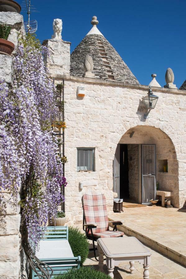16 Trulli E Giardini Apartment Alberobello Bagian luar foto
